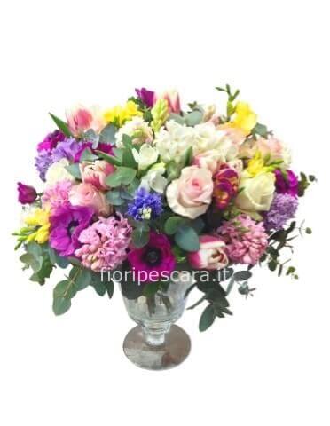 Bouquet con fiori assortiti